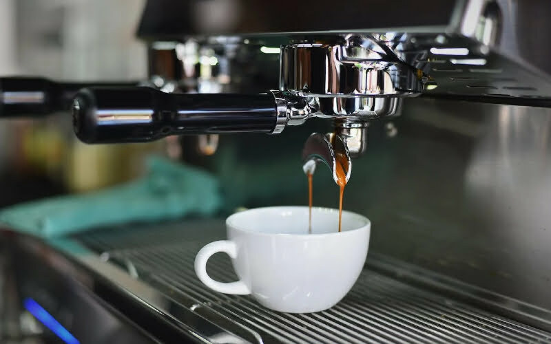 Wie bereitet ein Barista Kaffee zu?